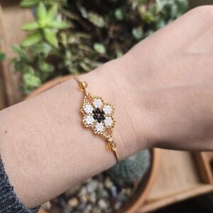 Dainty Gold Beaded White Flower Bracelet